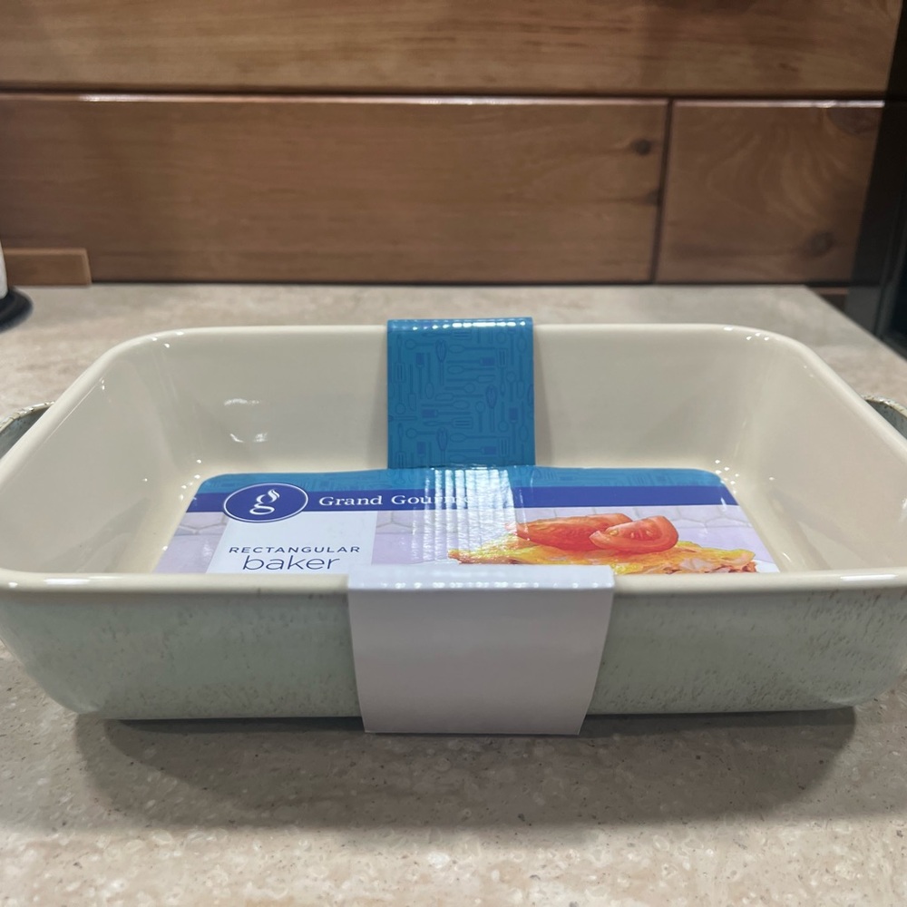 Grand Gourmet Rectangular Baker, large and medium. Also large oval